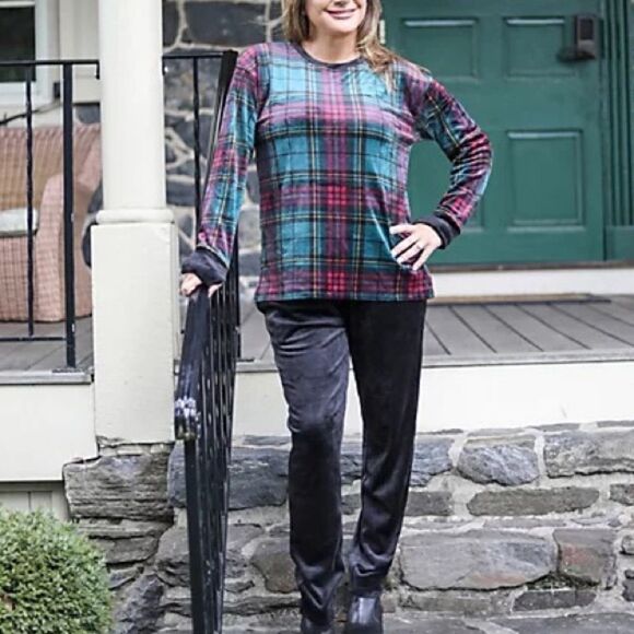 Cuddl Duds Double Plush Velour Petite Lounge Set - Picture 3 of 9